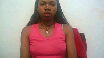Sandratriniaina live cam on Cam4