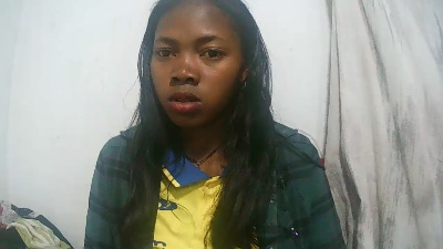 Sandratriniaina live cam on Cam4