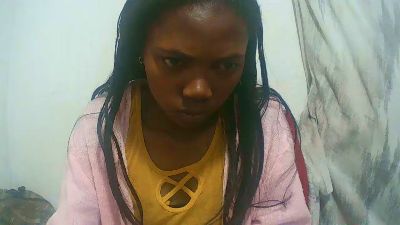 Sandratriniaina live cam on Cam4