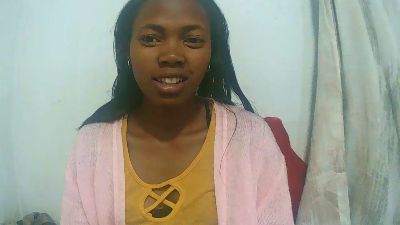 Sandratriniaina live cam on Cam4