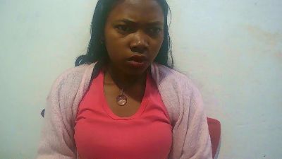 Sandratriniaina live cam on Cam4