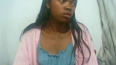 Sandratriniaina live cam on Cam4