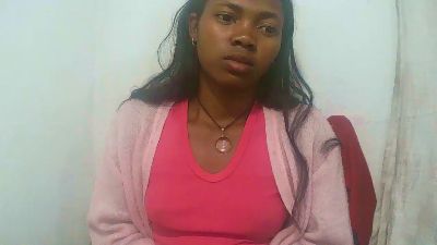 Sandratriniaina live cam on Cam4