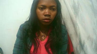 Sandratriniaina live cam on Cam4