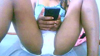 Sandratriniaina live cam on Cam4