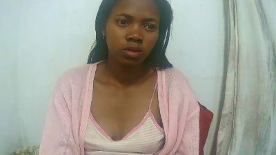 Sandratriniaina live cam on Cam4