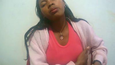 Sandratriniaina live cam on Cam4
