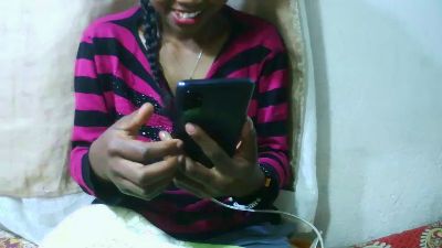 Sandratriniaina live cam on Cam4