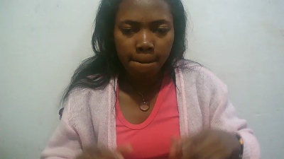 Sandratriniaina live cam on Cam4