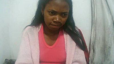 Sandratriniaina live cam on Cam4