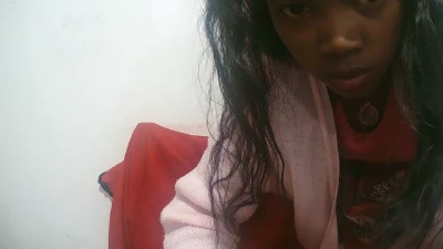 Sandratriniaina live cam on Cam4