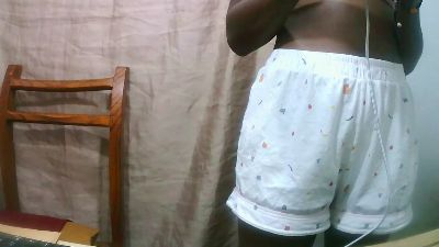 Sandratriniaina live cam on Cam4