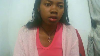Sandratriniaina live cam on Cam4