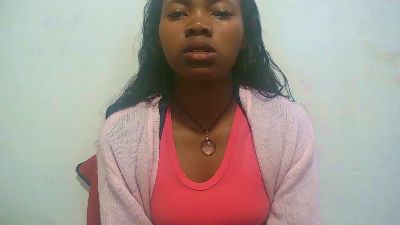 Sandratriniaina live cam on Cam4