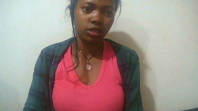 Sandratriniaina live cam on Cam4