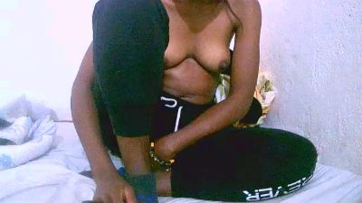 Sandratriniaina live cam on Cam4