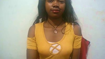 Sandratriniaina live cam on Cam4