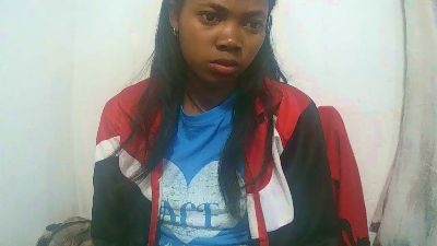 Sandratriniaina live cam on Cam4