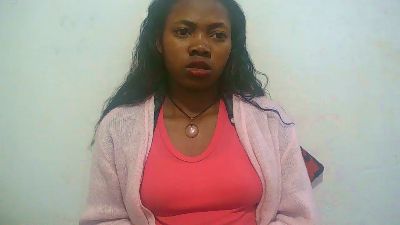 Sandratriniaina live cam on Cam4