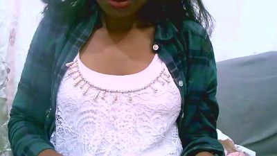 Sandratriniaina live cam on Cam4