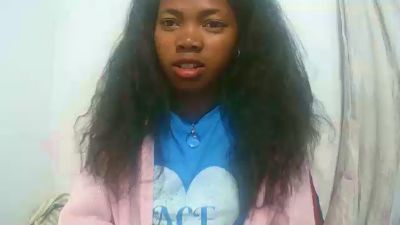 Sandratriniaina live cam on Cam4