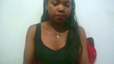 Sandratriniaina live cam on Cam4