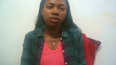 Sandratriniaina live cam on Cam4