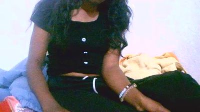 Sandratriniaina live cam on Cam4