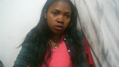 Sandratriniaina live cam on Cam4