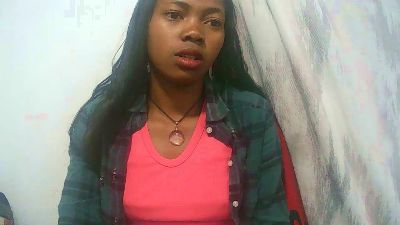 Sandratriniaina live cam on Cam4