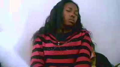 Sandratriniaina live cam on Cam4