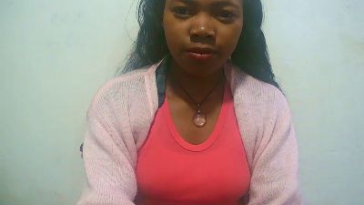 Sandratriniaina live cam on Cam4