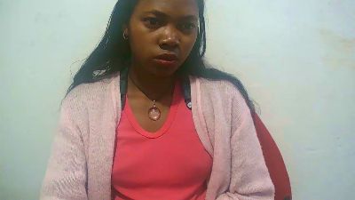 Sandratriniaina live cam on Cam4