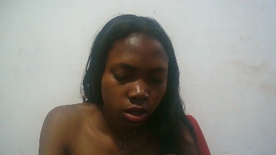 Sandratriniaina live cam on Cam4