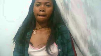 Sandratriniaina live cam on Cam4