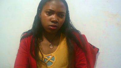 Sandratriniaina live cam on Cam4