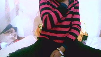 Sandratriniaina live cam on Cam4