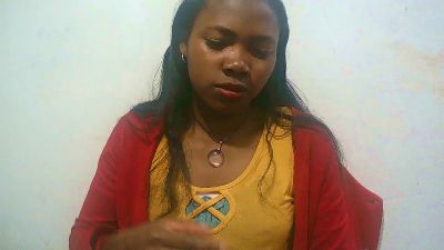 Sandratriniaina live cam on Cam4