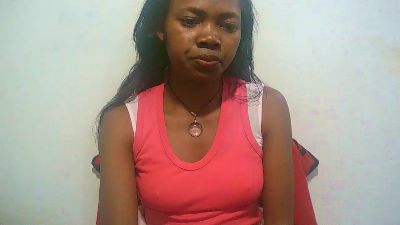 Sandratriniaina live cam on Cam4
