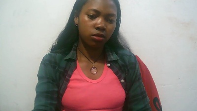 Sandratriniaina live cam on Cam4