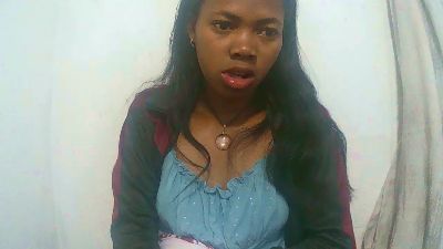 Sandratriniaina live cam on Cam4