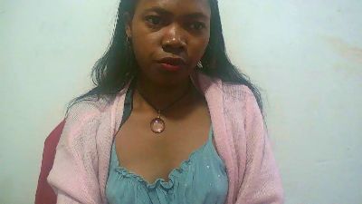 Sandratriniaina live cam on Cam4
