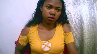 Sandratriniaina live cam on Cam4