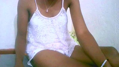 Sandratriniaina live cam on Cam4