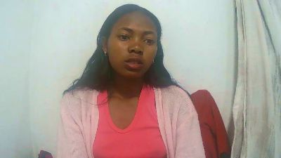 Sandratriniaina live cam on Cam4