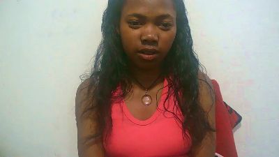 Sandratriniaina live cam on Cam4