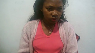 Sandratriniaina live cam on Cam4