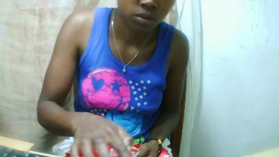 Sandratriniaina live cam on Cam4