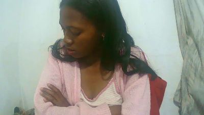Sandratriniaina live cam on Cam4