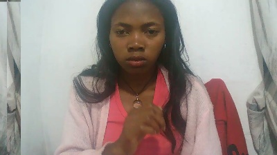 Sandratriniaina live cam on Cam4